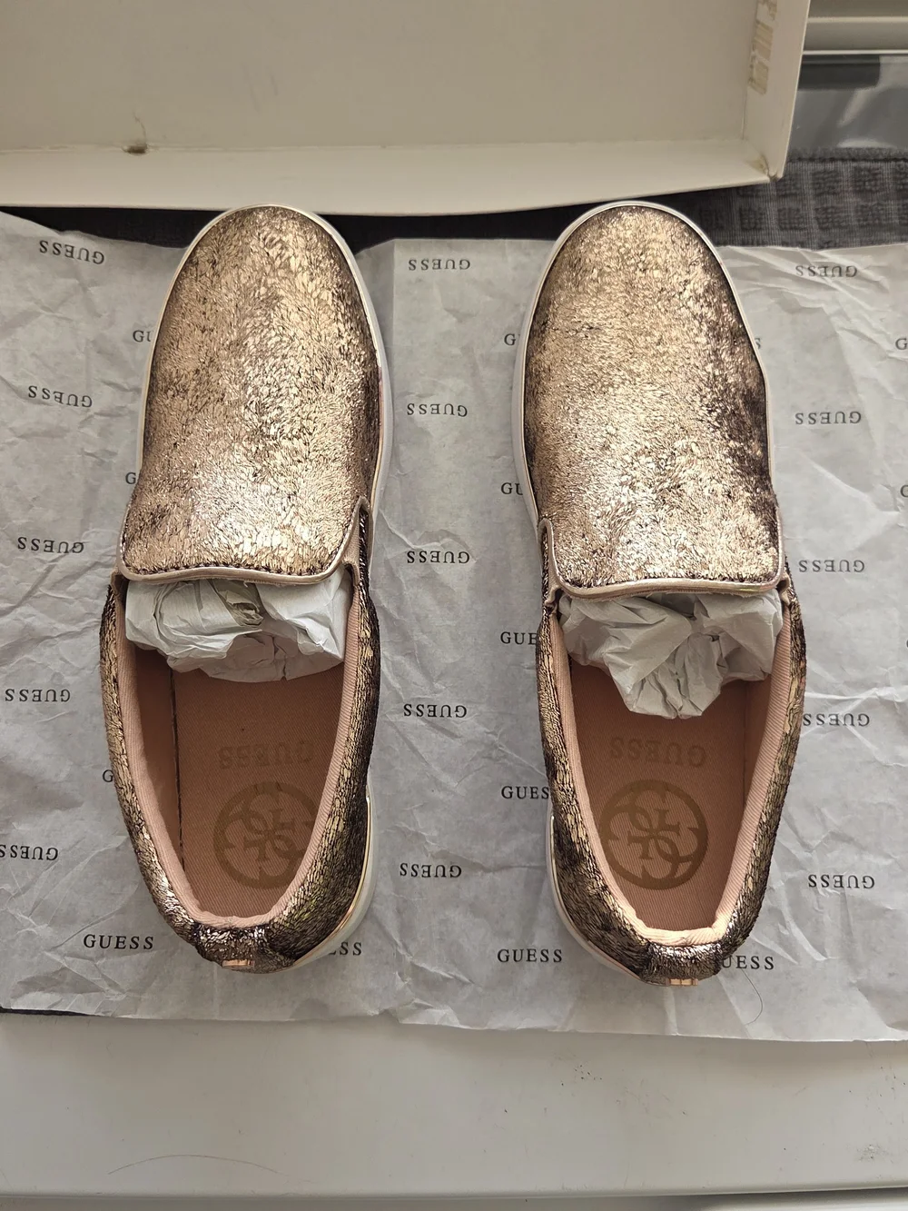 GUESS Womens Slip-On Sneakers in Metallic Rose Gold